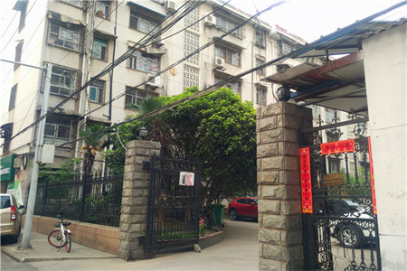 民心幸福家园电梯五楼3室2厅2卫60万126m2出售